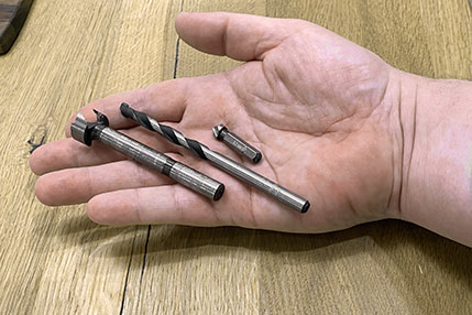 Adjust the drill stand and the drilling depth correctly
